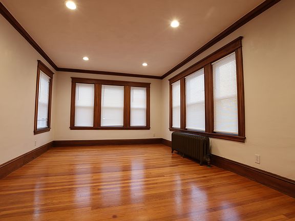Look from the B wall entry door of the living room. (The right side A wall is the front of building facing the street.)