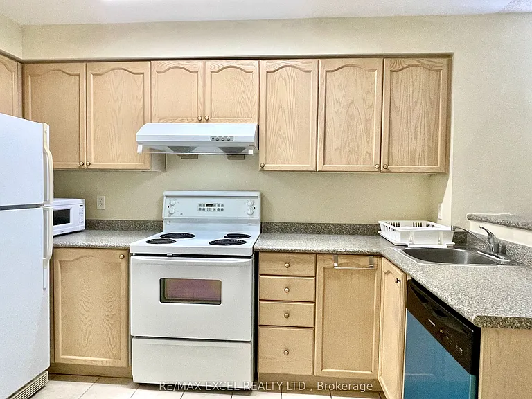 28 Olive Ave #201 — Photo 8