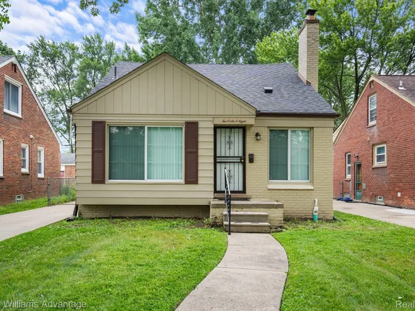 20608 Beaufait St, Harper Woods, MI 48225