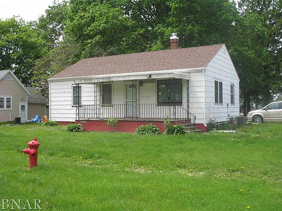 2nd image of 619 N Plum St