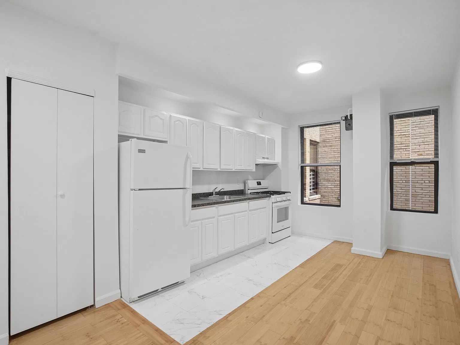 920 Riverside Drive — Photo 2