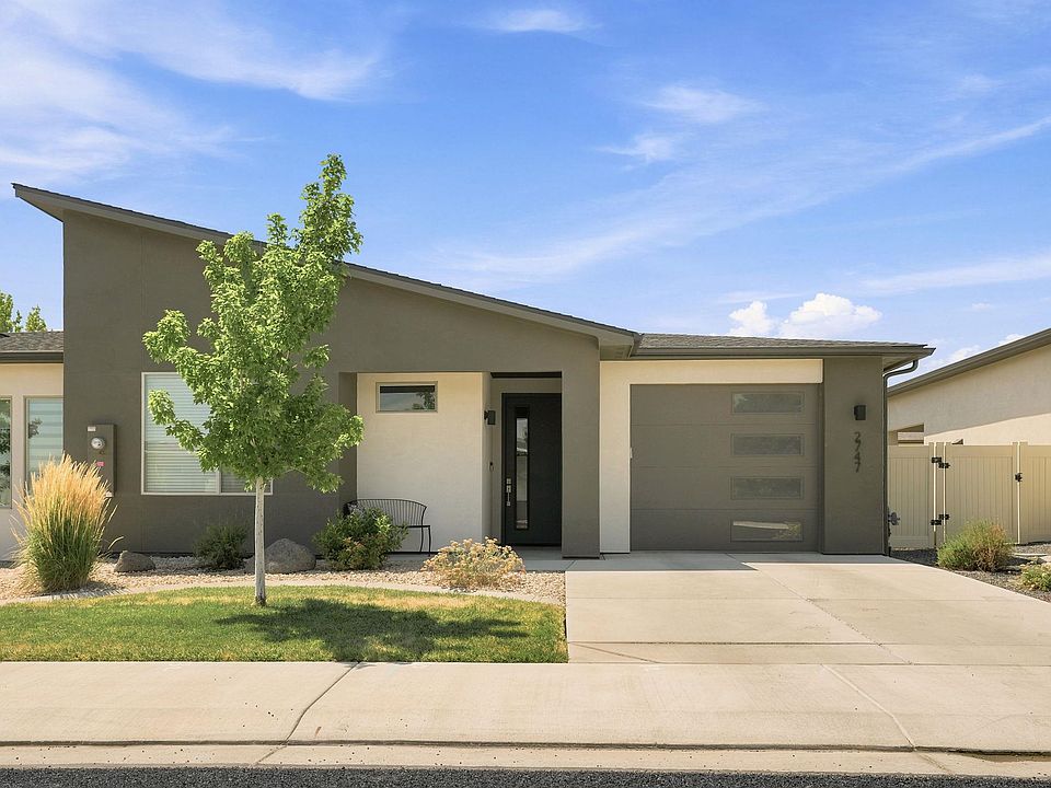 1st image of 2747 Eclipse Ave