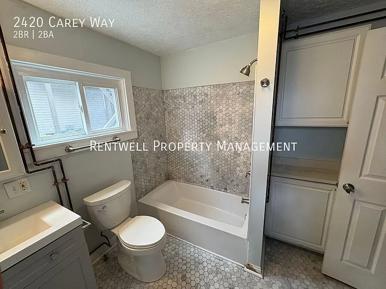 2420 Carey Way — Photo 11