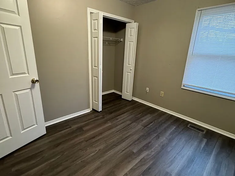 1310 S Madison St — Photo 10