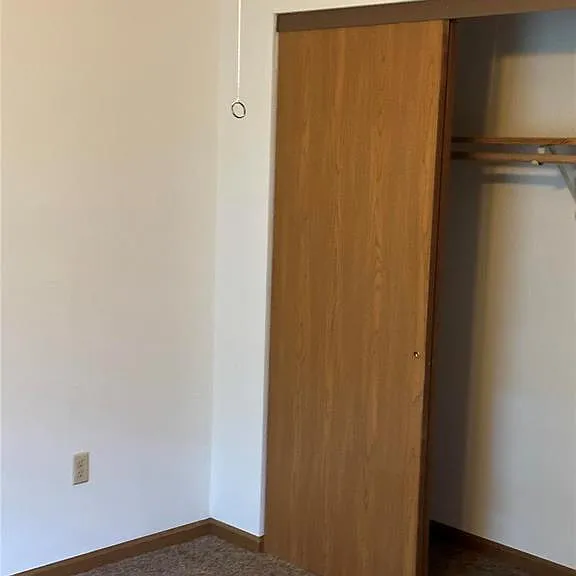 840 Southgate Dr — Photo 8