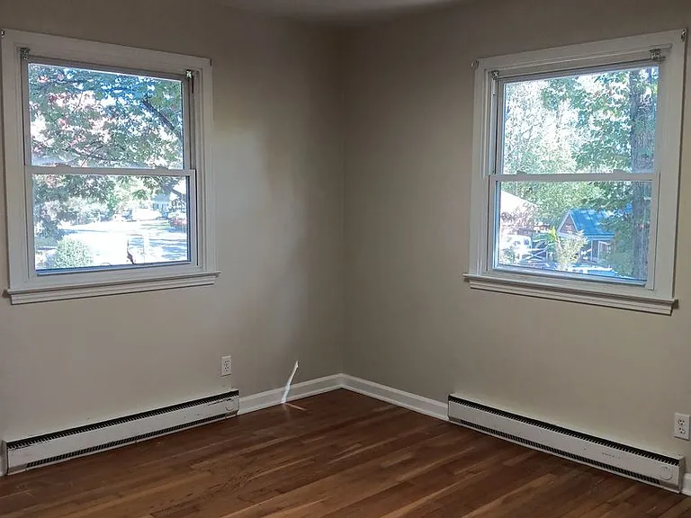 110 Middlesex Dr — Photo 39