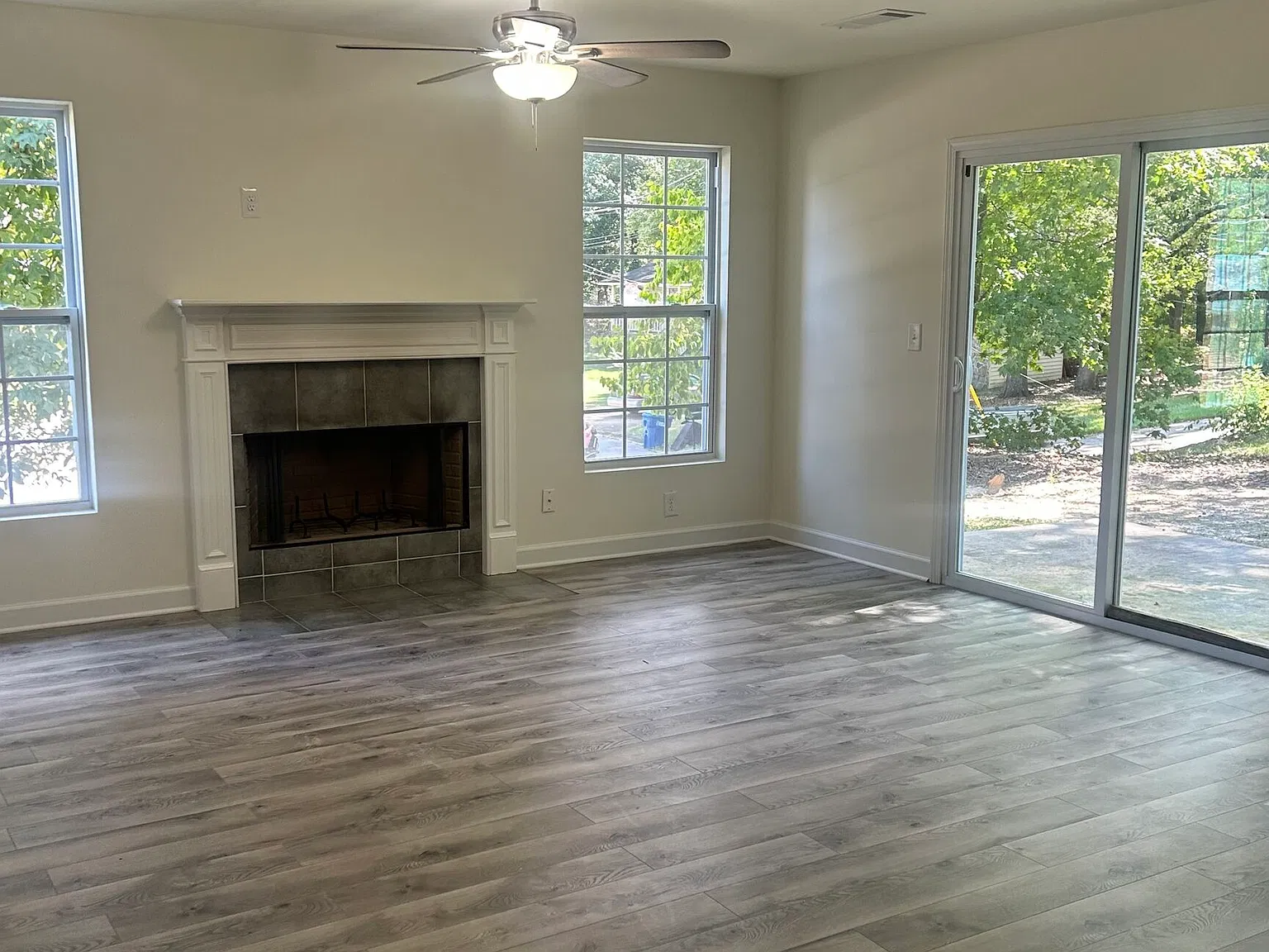 3 bed, 2.5 bath, 1679 sqft, $2,500 — Photo 4