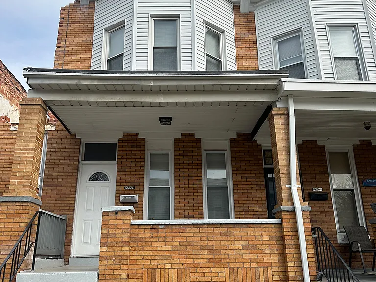 3205 Harwell Ave — Photo 1