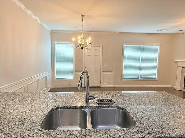 1033 Haley Woods Ln — Photo 12