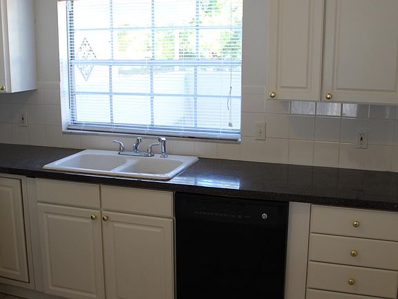 4th image of 5221 N Lawnwood Dr