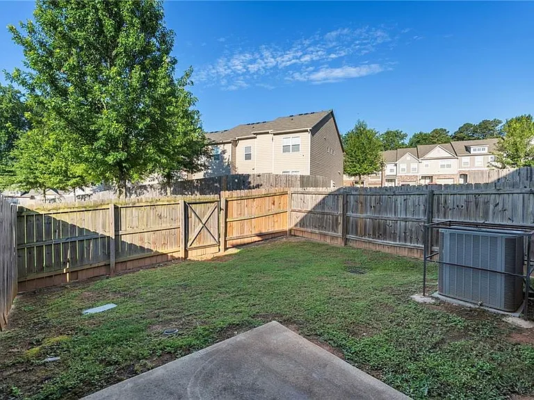 2392 Belmont Pl — Photo 26