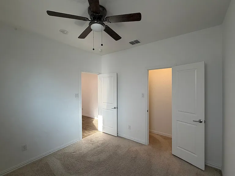 2521 Birchcrest Dr — Photo 5