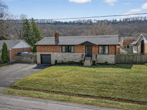 22 Hazelwood Ave, Grimsby, ON L3M 1K1