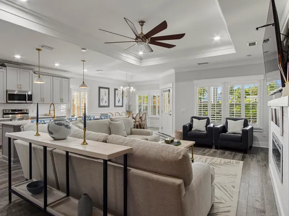 250 N Wells St, Panama City Beach, FL 32413