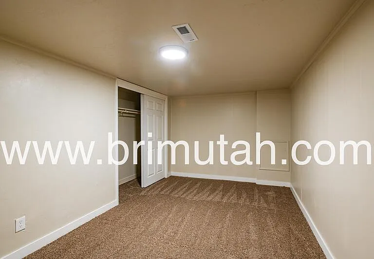 2393 E 3000 S — Photo 17