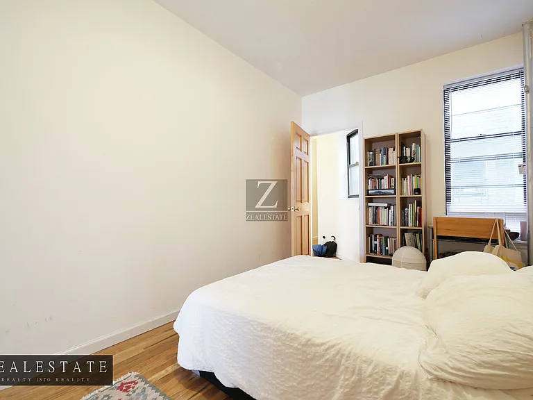 308 12th St #3R — Photo 11
