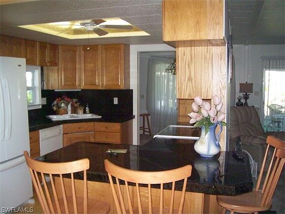 5th image of 215 Harvest Ln