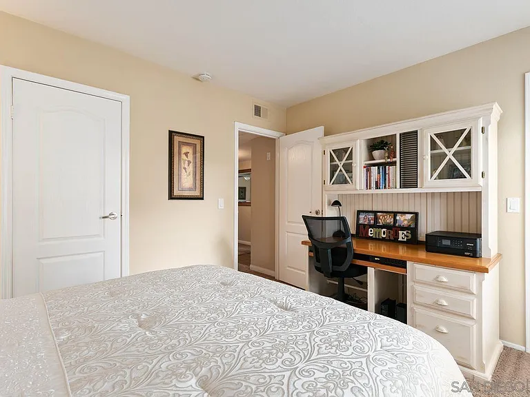 12095 Alta Carmel Ct #6 — Photo 11