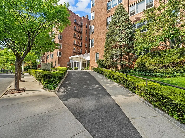 629 Kappock St #4G — Photo 12
