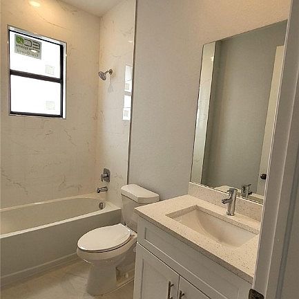 3rd image of 705 Clayton Ave