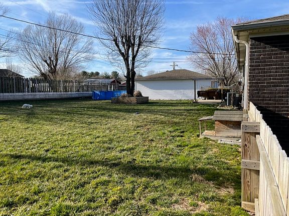 4th image of 3016 Springs Branch Dr