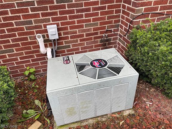 4th image of 8168 W Ohio St