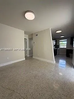 1607 NW 16th Ave #1 — Photo 10