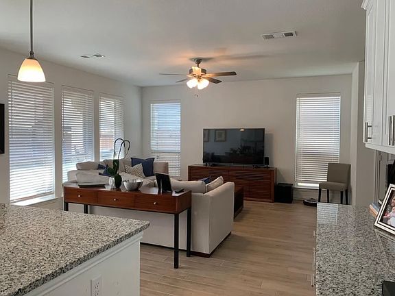 3rd image of 3916 Gildas Ln