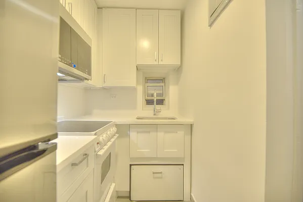 Rented by Bond New York | media 9