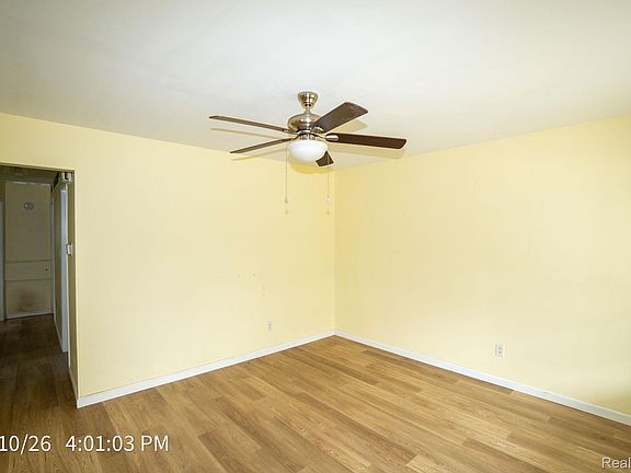 4th image of 23405 Allor St