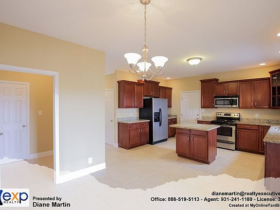 3rd image of 942 Terraceside Cir