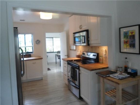 4th image of 4851 NE 6th Ave