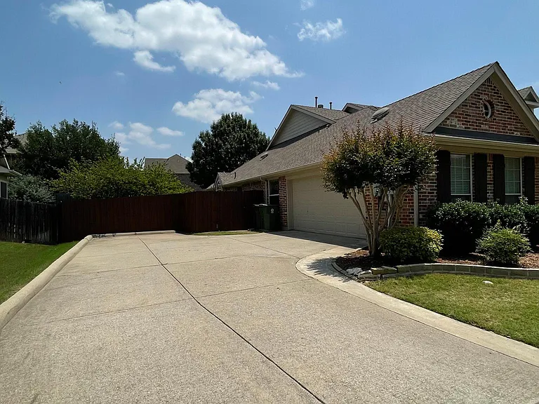 604 Peacock Dr — Photo 56