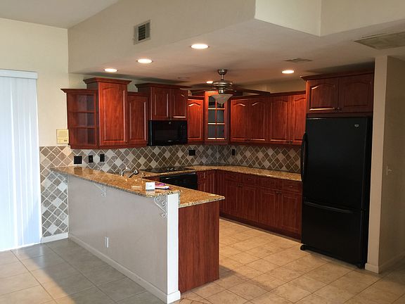 2nd image of 506 Layton Pl