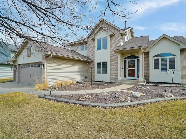 8936 Trinity Gdns, Minneapolis, MN 55443