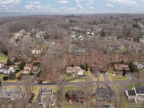 125 Oakridge, Farmington, CT 06085