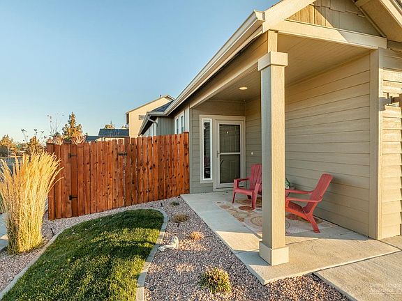 4th image of 21330 NE Eagle Crossing Ave