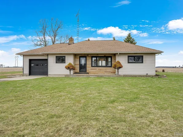 7555 Juddville Rd, Corunna, MI 48817