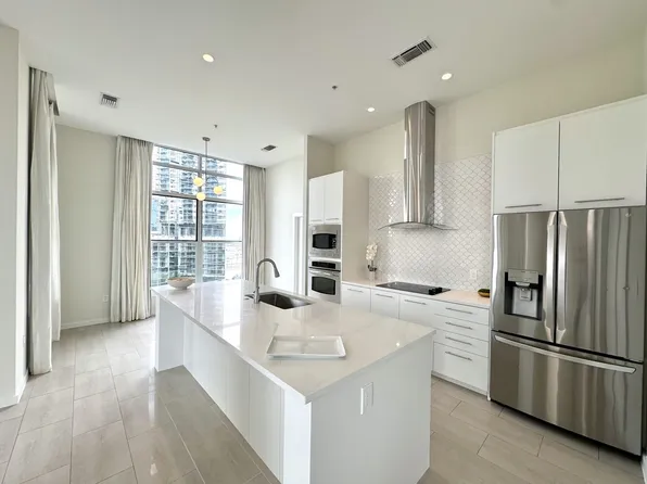 2323 N Houston St APT 712, Dallas, TX 75219