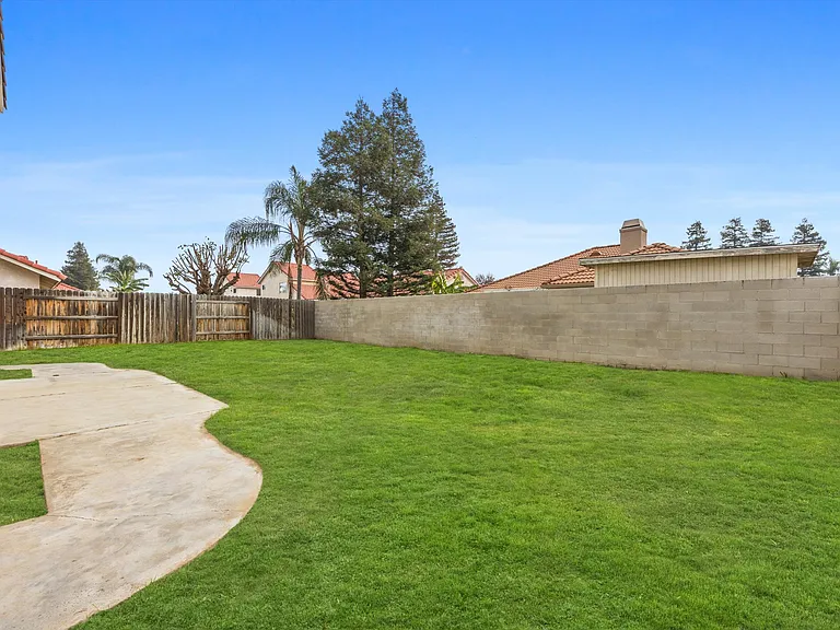 11013 Bahia Ct — Photo 32