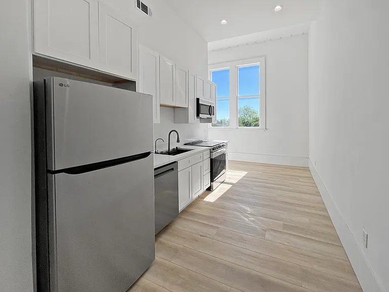 Holy Cross Apartments — Photo 11