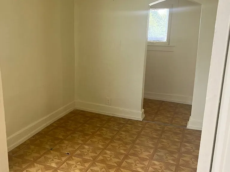 64 Poplar Ave — Photo 5