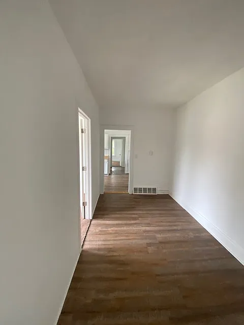 2 bed, $1,050 — Photo 4