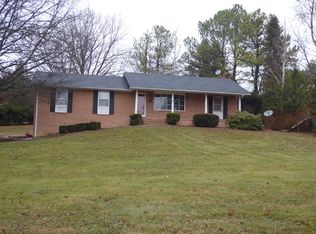 390 Fairway Ln, Wytheville, VA 24382