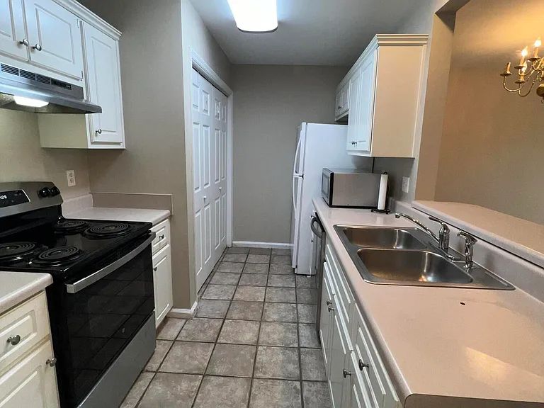 17 Macaulay Pl — Photo 24