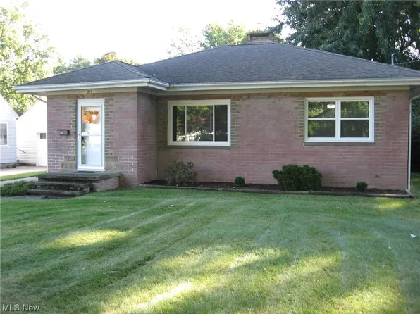 211 S Lake St, Amherst, OH 44001