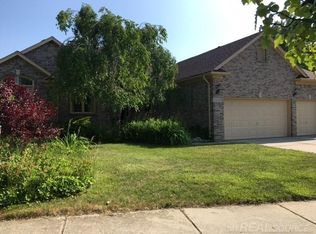 53652 Heritage Ln, New Baltimore, MI