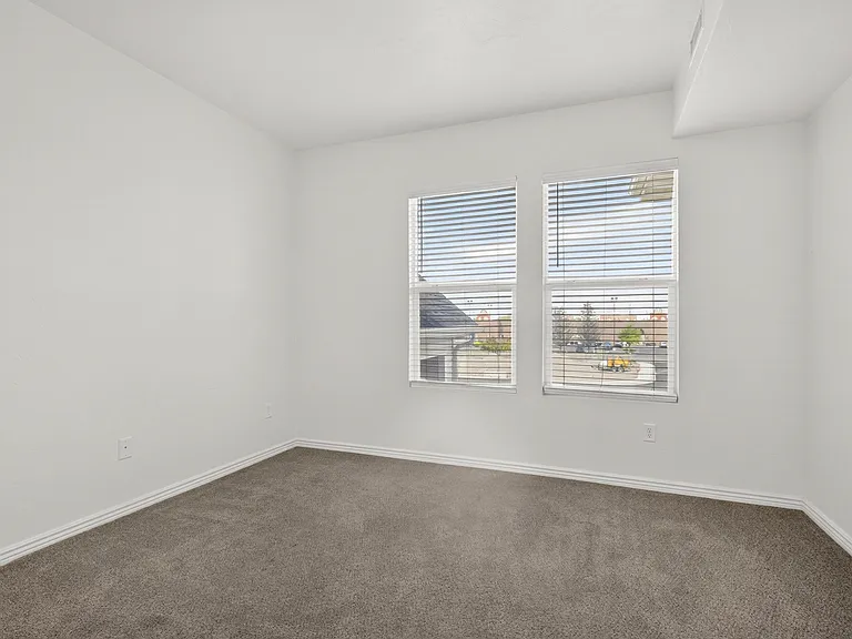 Eagles Landing Apartments — Photo 24