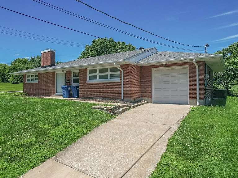 2401 Willow Dr — Photo 23