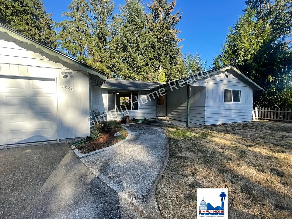 7808 Pamela Ct SE